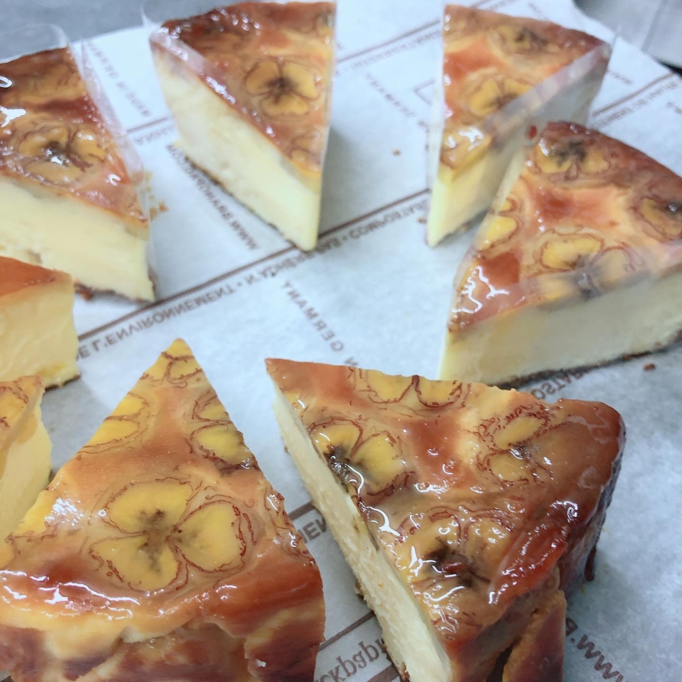 カラメルバナナのチーズケーキ ¥540(500)